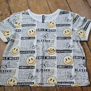 Yellow and White Graphic Short Sleeve Tee❤️